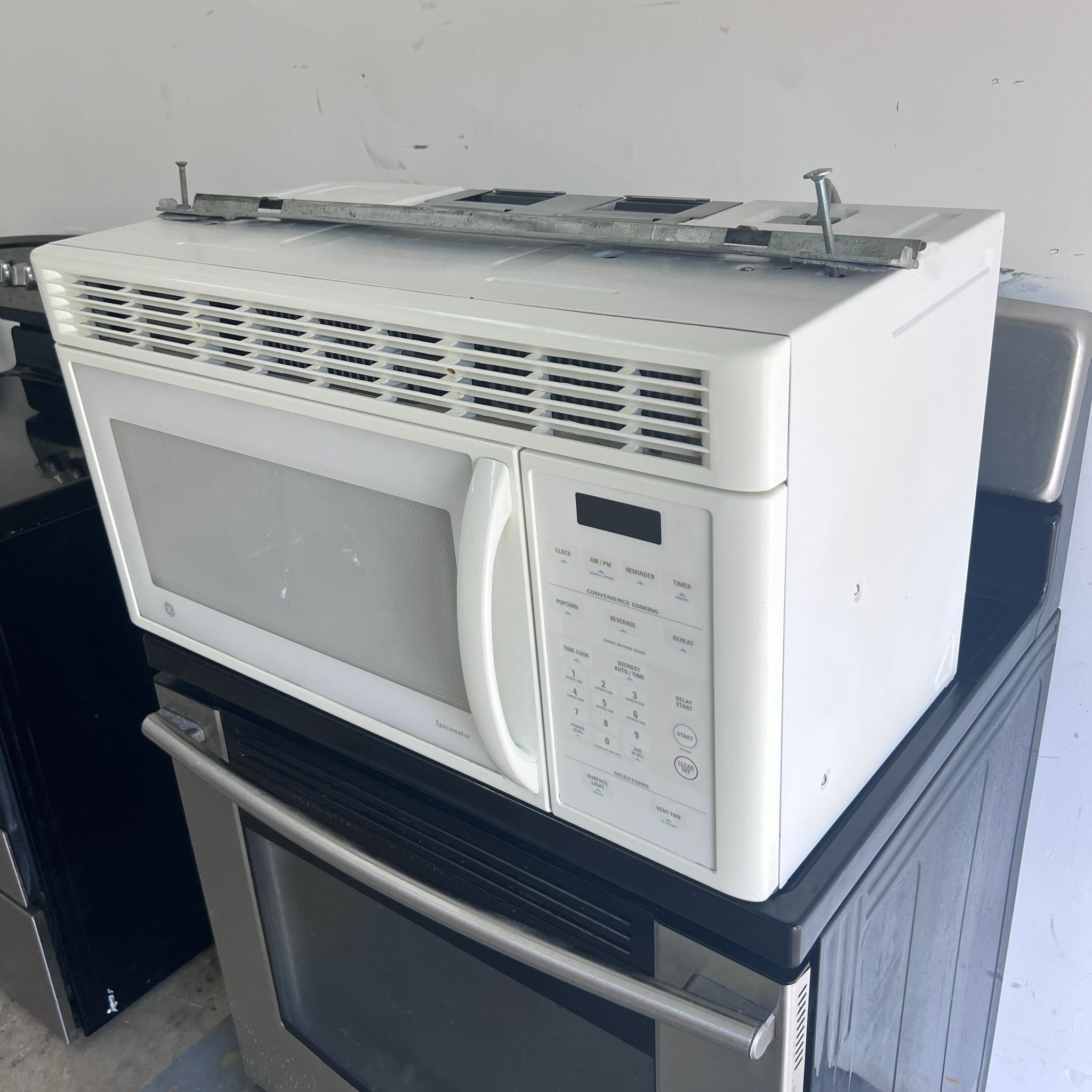 GE Over-the-Range Microwave White GE Over-the-Range Microwave White